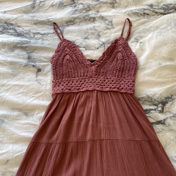 Dusty Rose Crochet detail dress Small - Picture 2 of 5